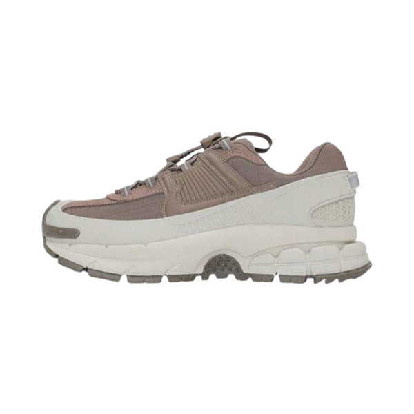 NIKE ZOOM VAMERO ROAM